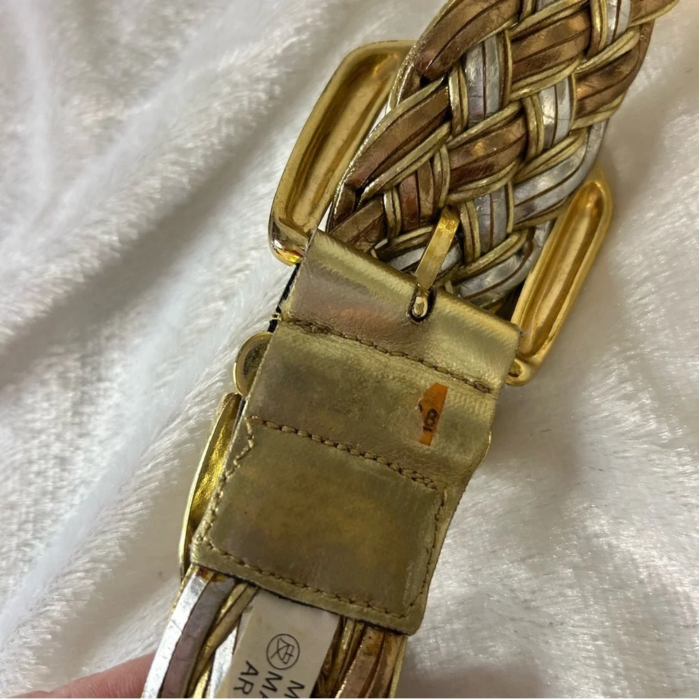 Vintage women’s S/M gold and silver‎ metallic belt. 70s 80s retro look.